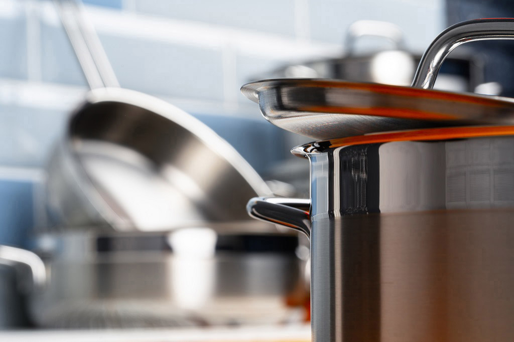 hard anodized cookware disadvantages