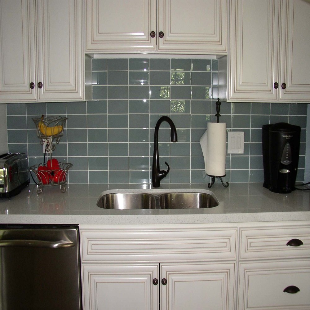 vertical stacked subway tile kitchen
