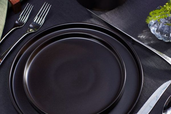 black tableware