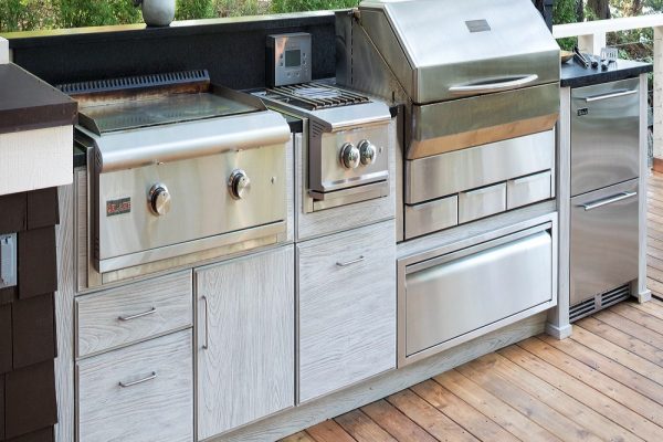 outdoor kitchen essentials