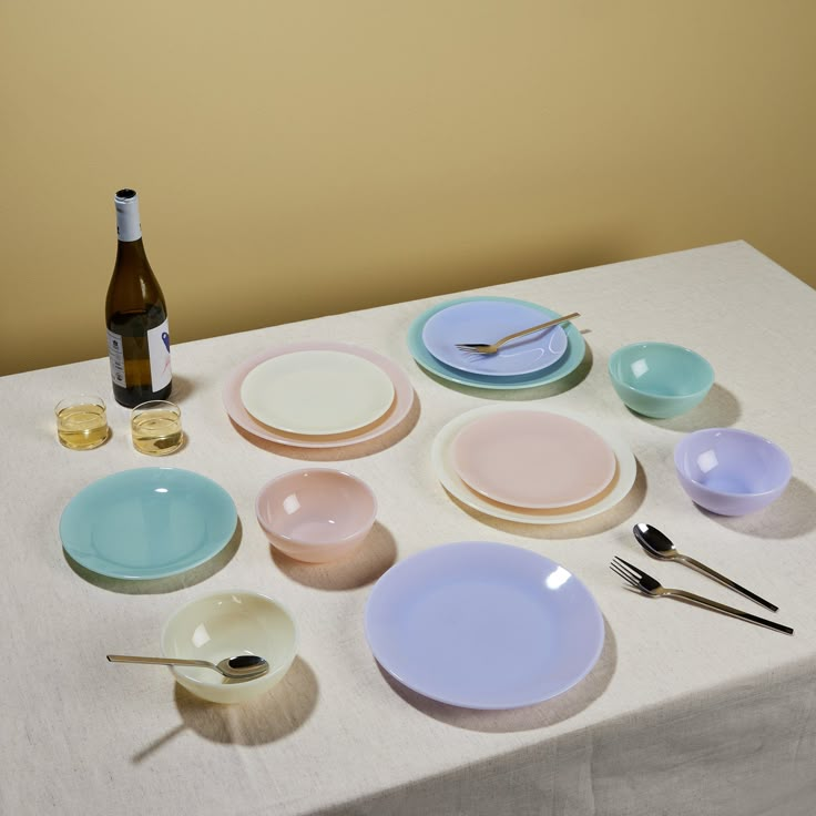 plastic tableware