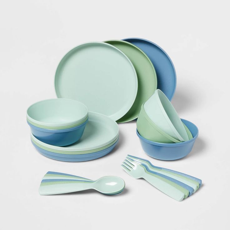 plastic tableware