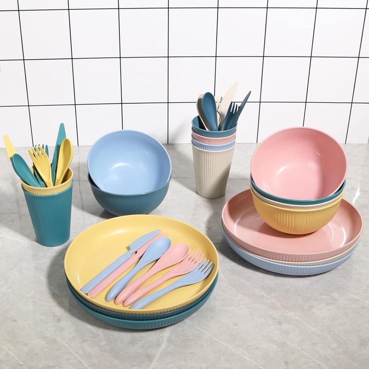 plastic tableware set